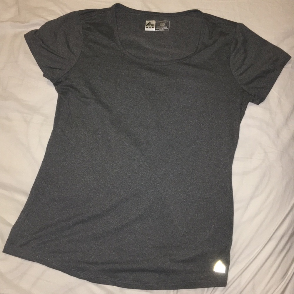 Athletic tee